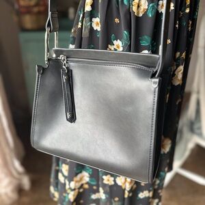 Elegant Black Leather Shoulder Bag